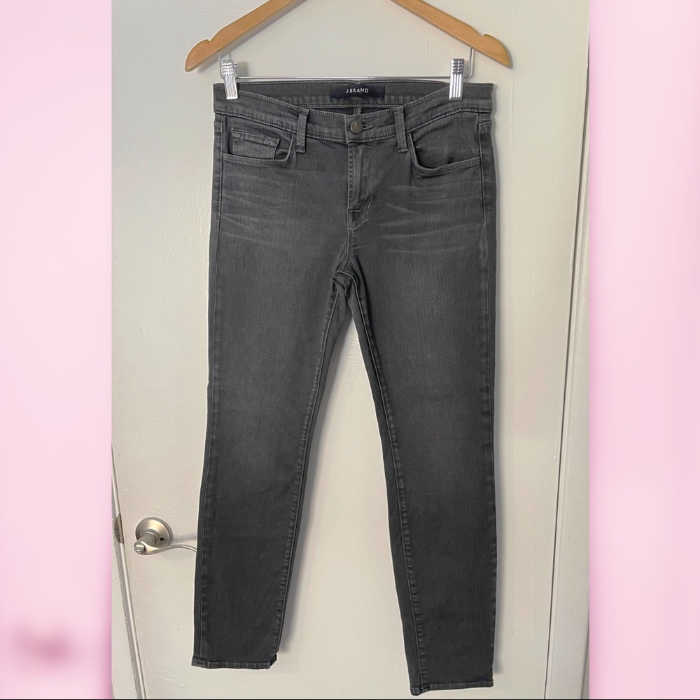•grey wash -J Brand- straight-leg denim jeans•